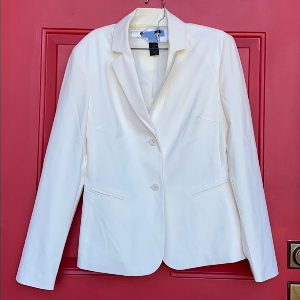 Limited Stretch White pant suit